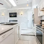 5Br Penthouse With Amenities Near Fq
