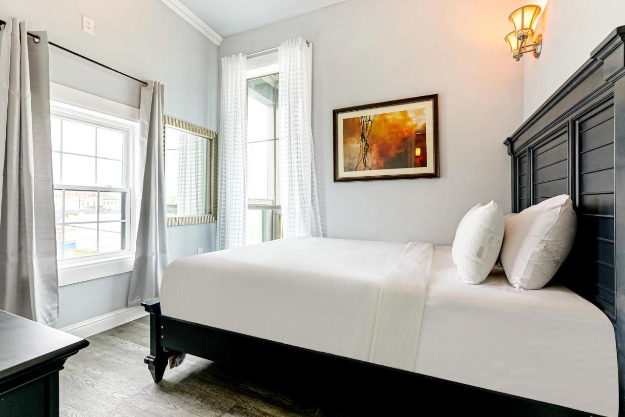 Apartment 5br Penthouse With Amenities Near Fq