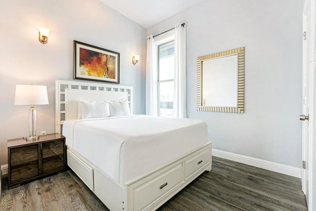 Apartment 5br Penthouse With Amenities Near Fq *