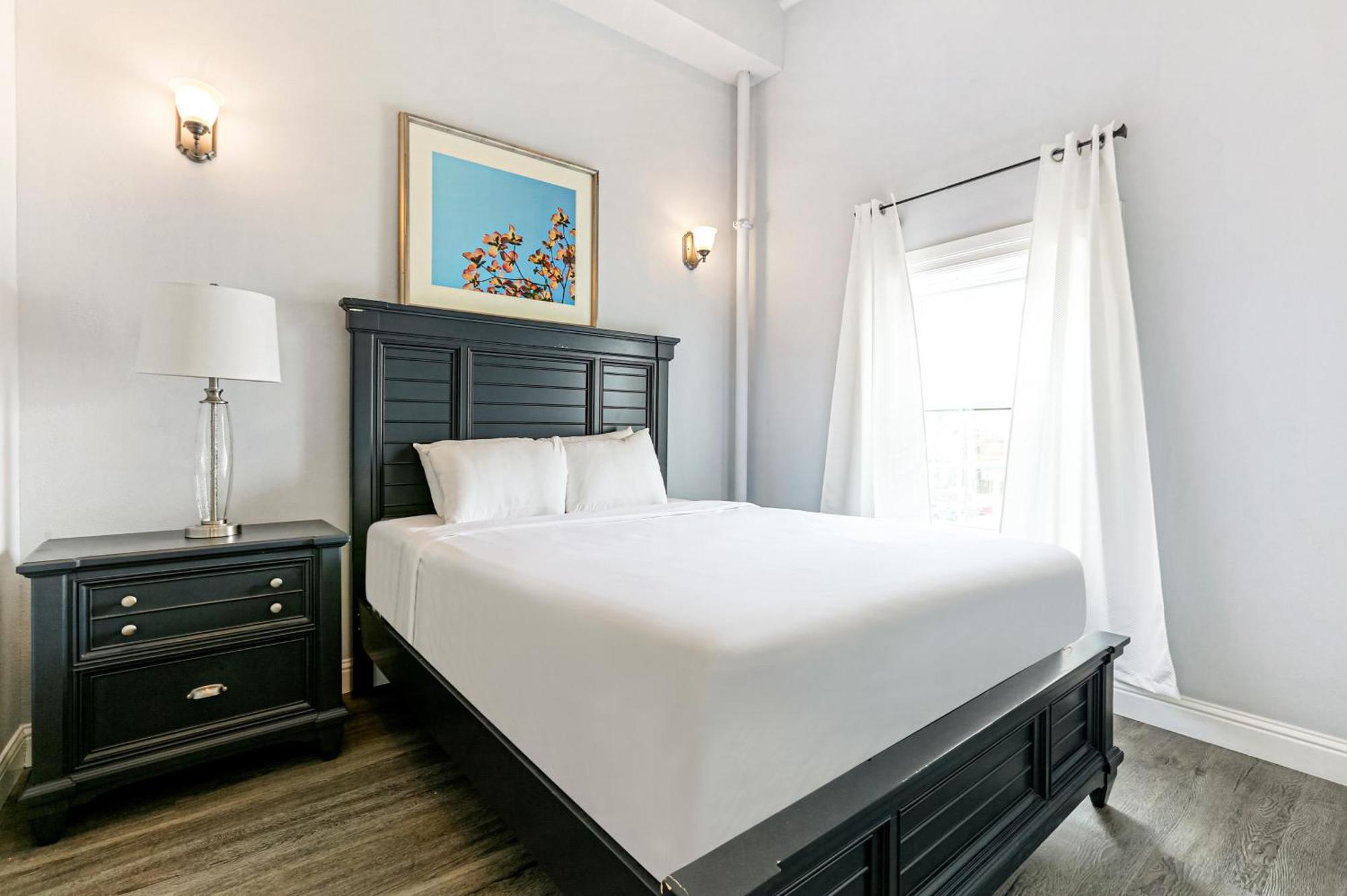 Apartment 5br Penthouse With Amenities Near Fq