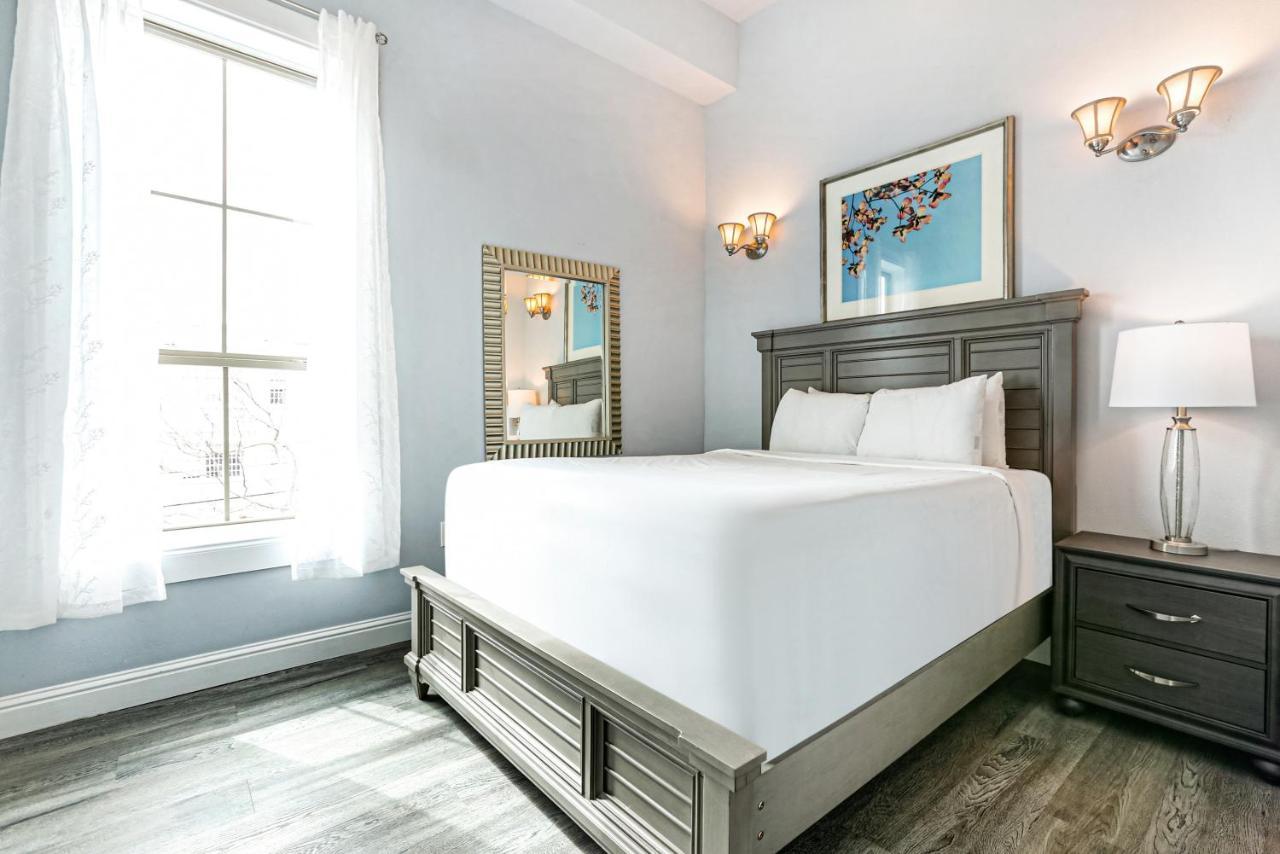 5br Penthouse With Amenities Near Fq Apartment